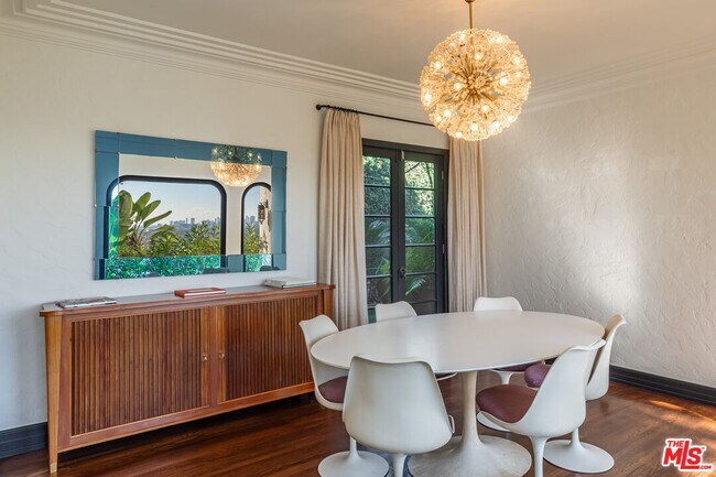 Building Photo - 8440 Harold Way