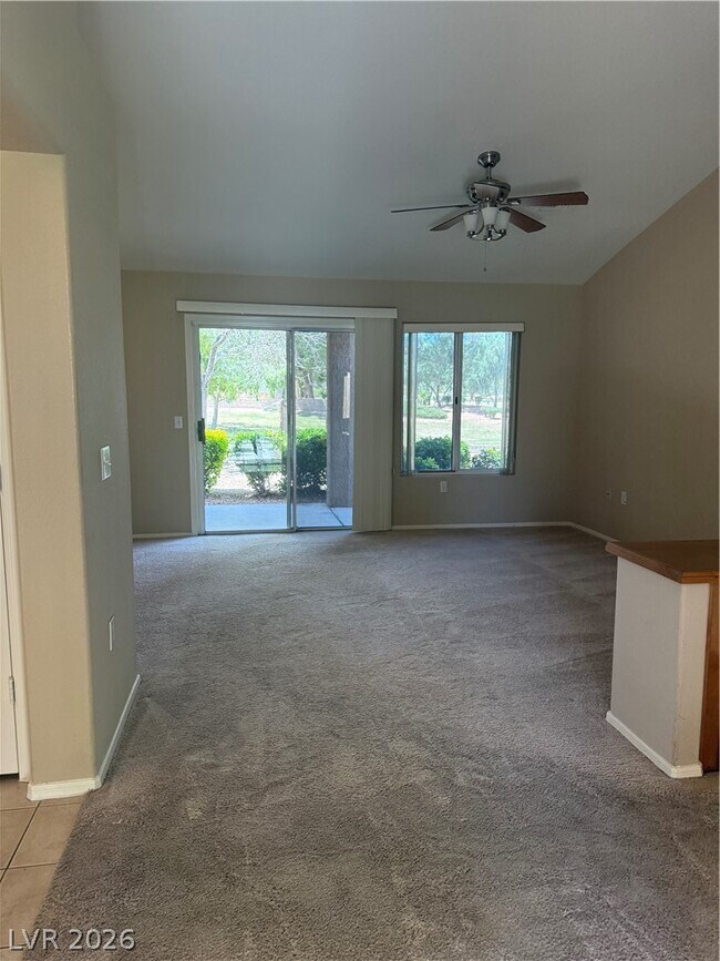 Building Photo - 2425 Showcase Dr