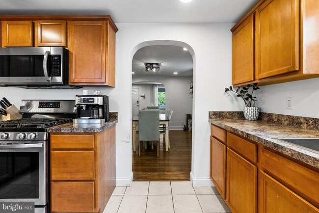 Building Photo - 547 Vanderslice St