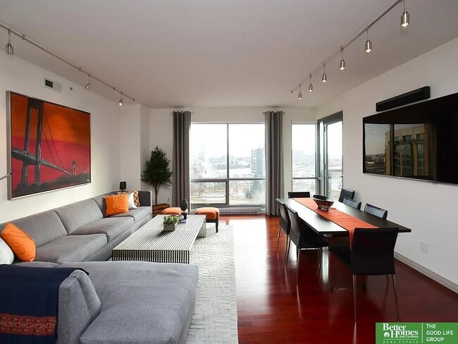 Primary Photo - 200 S 31st Ave