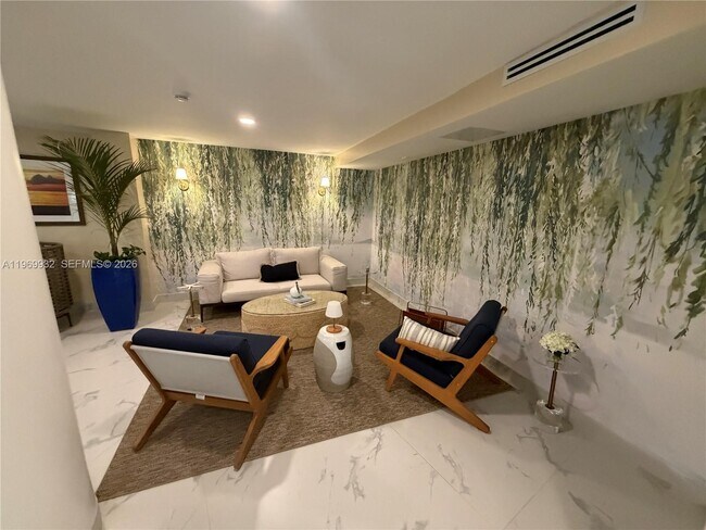 Building Photo - 710 N Ocean Blvd