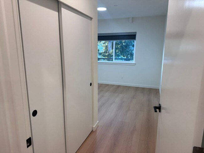 Building Photo - Live Easy Colby Heights, Brand new apartments!