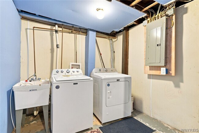 Building Photo - 53 Hartford Rd