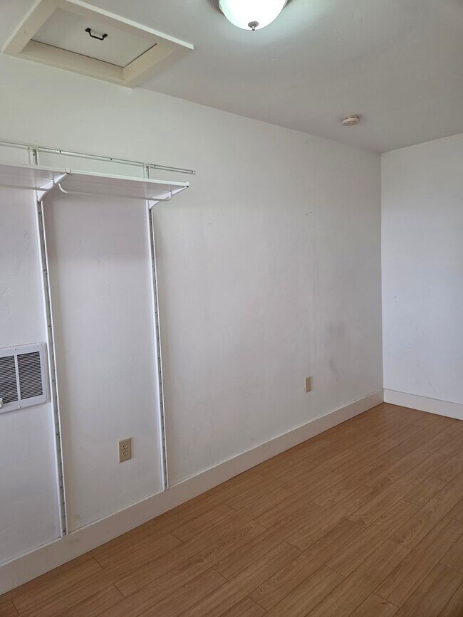 Building Photo - Historic Folsom 2 Bdrm, 1 Bath