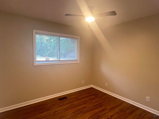 Building Photo - 1199 Runnymede Ln