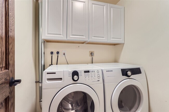 Building Photo - Cozy 2 BDR Home in Boulder with Hot Tub