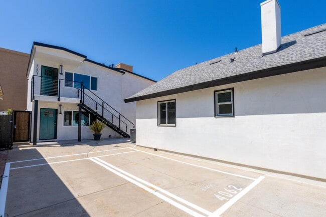 Building Photo - 4062 Goldfinch St