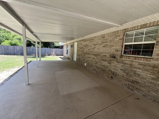 Building Photo - 309 Adams Dr