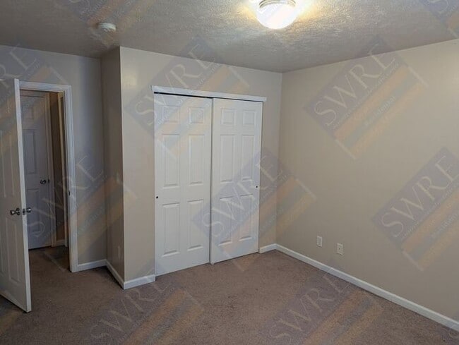 Building Photo - 3 Bedroom 2.5 Bath Townhouse