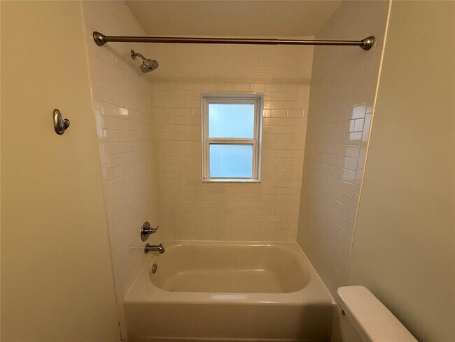 Building Photo - 1203 Military Ct