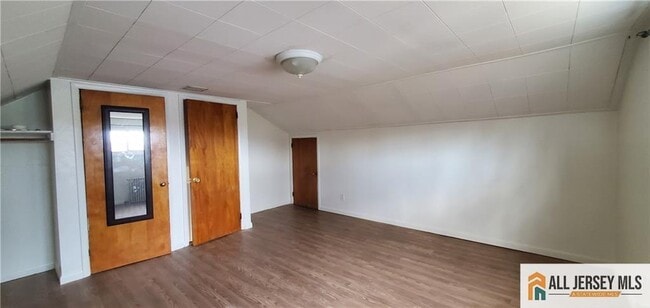 Building Photo - 40 Beverly Ave