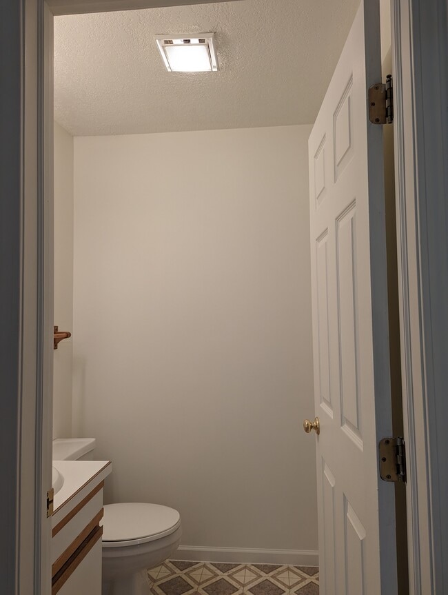 Half Bathroom 1st Floor - 414 Willow St