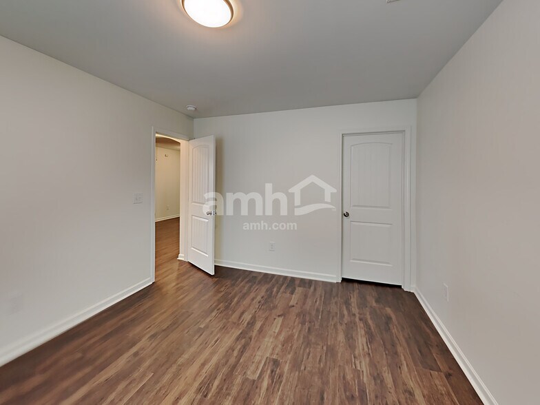 Building Photo - 731 Hot Springs Trail