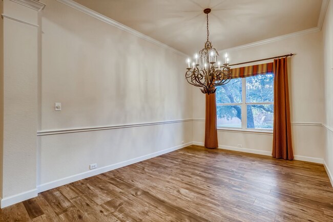 Building Photo - 2606 Mingus Dr