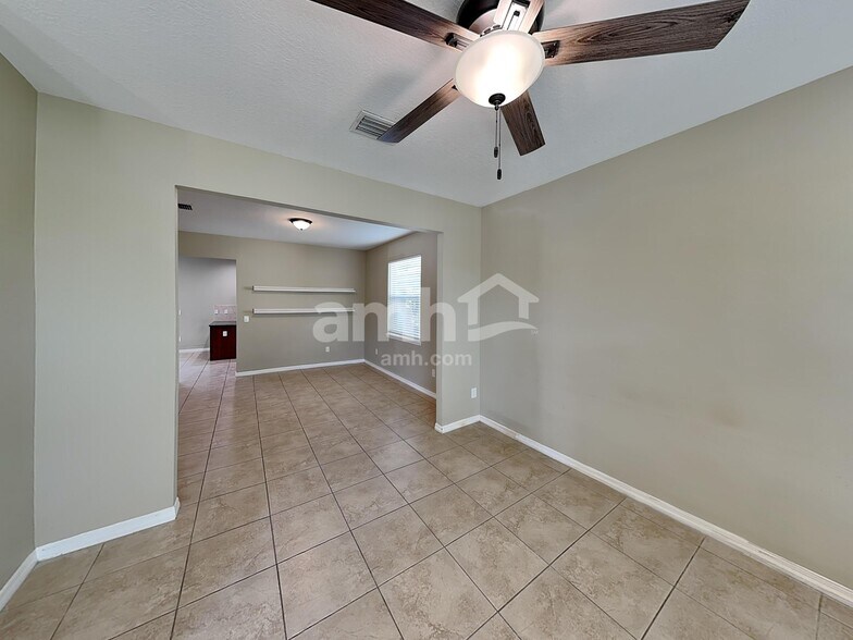 Building Photo - 5654 Aaron Ct