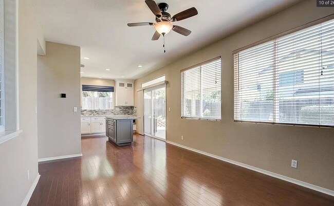 Building Photo - Spectacular FOLSOM 4/3 - Waiting For You!  Please Read Entire Ad For Viewings!