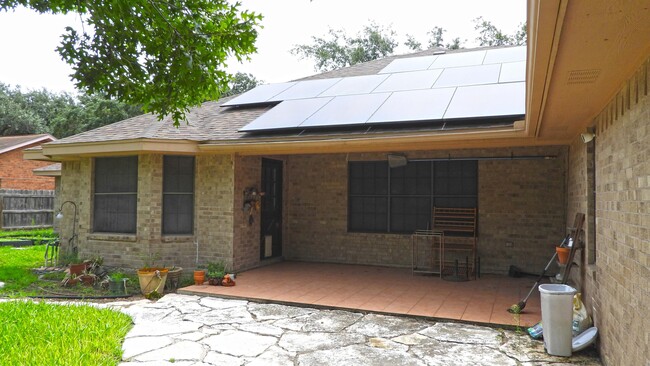 Building Photo - 2301 Anacua Cir