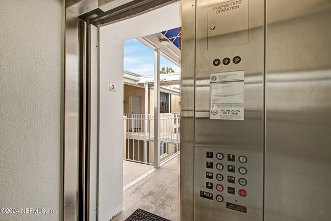 Building Photo - 2912 St Johns Ave