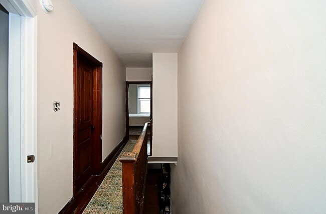Building Photo - 242 E 8th Ave