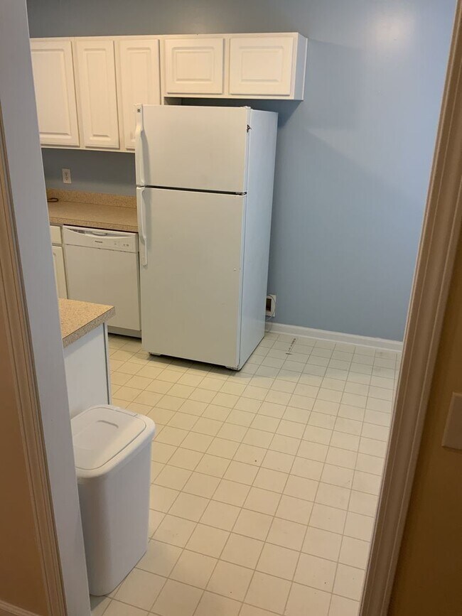 Building Photo - 127 Linville Ct