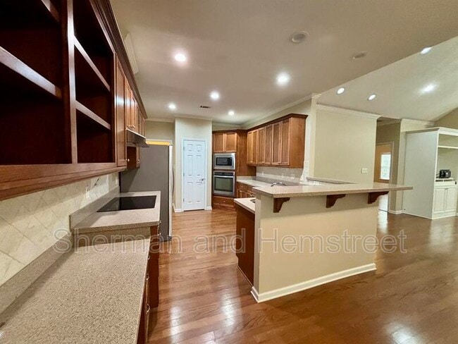 Building Photo - 2002 Amberley Dr