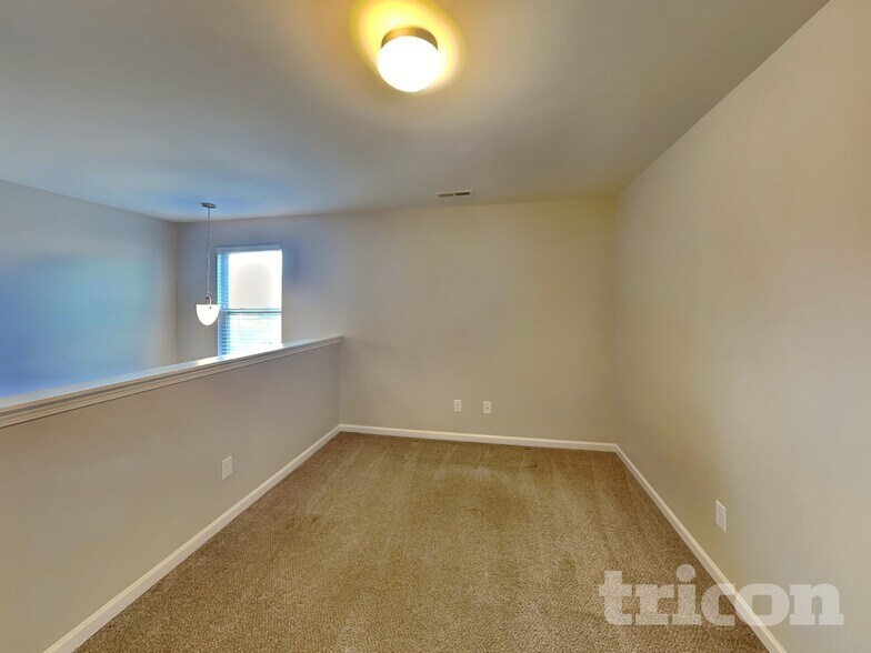 Building Photo - 1980 Clear Brook Dr