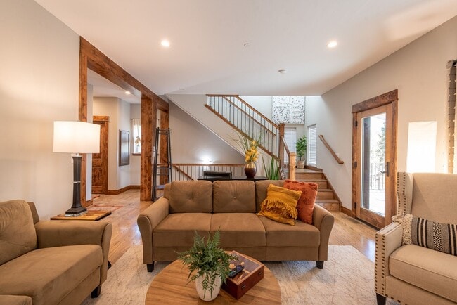 Building Photo - Brand New Home Located in the Heart of Winter Park!