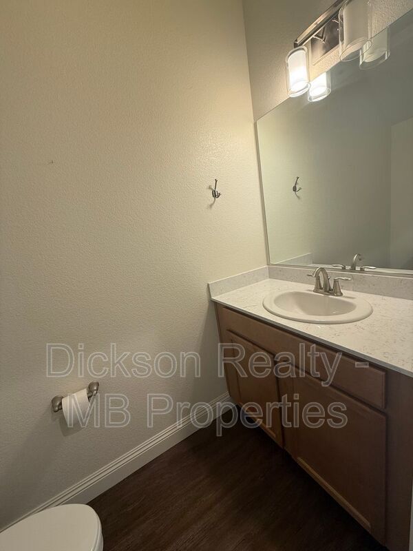 Building Photo - 1265 Handelin Rd
