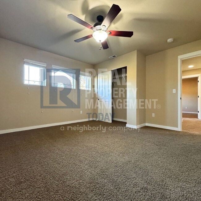 Building Photo - Stunning 5 Bedroom In Graham!
