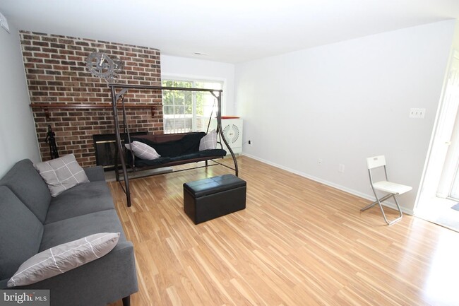 Building Photo - 614A Palmer Ln