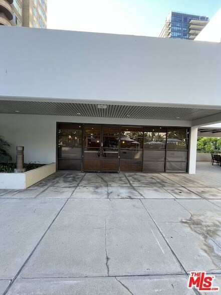 Building Photo - 600 W 9th St