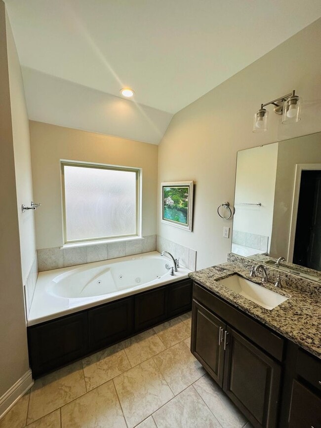 Building Photo - 806 Abita Chase