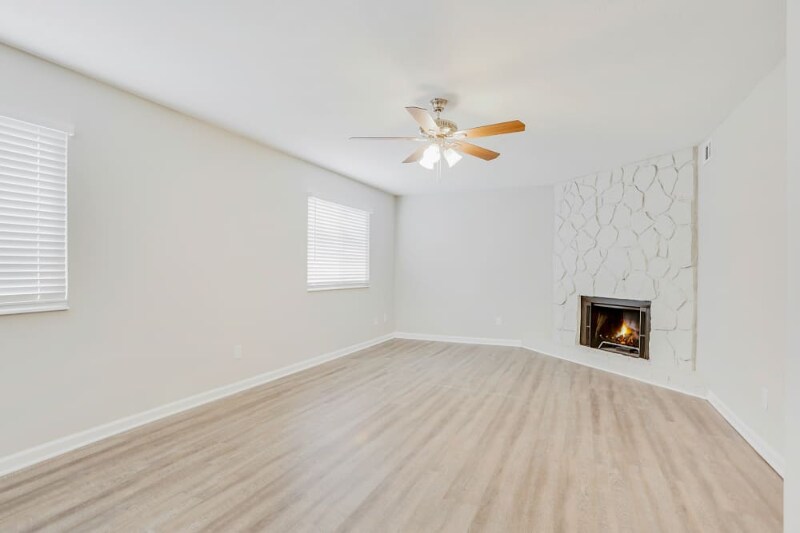 Building Photo - 837 Forest Path