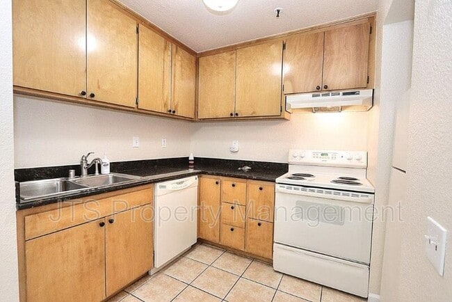 Building Photo - 1019 Dornajo Way