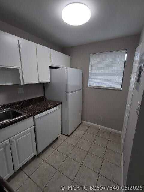 Building Photo - 701 Gardens Dr