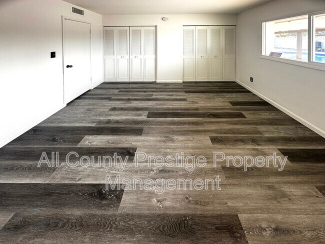 Building Photo - 3459 W Dailey St