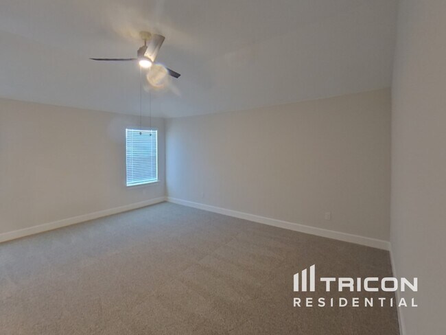 Building Photo - 1221 Bullock Dr