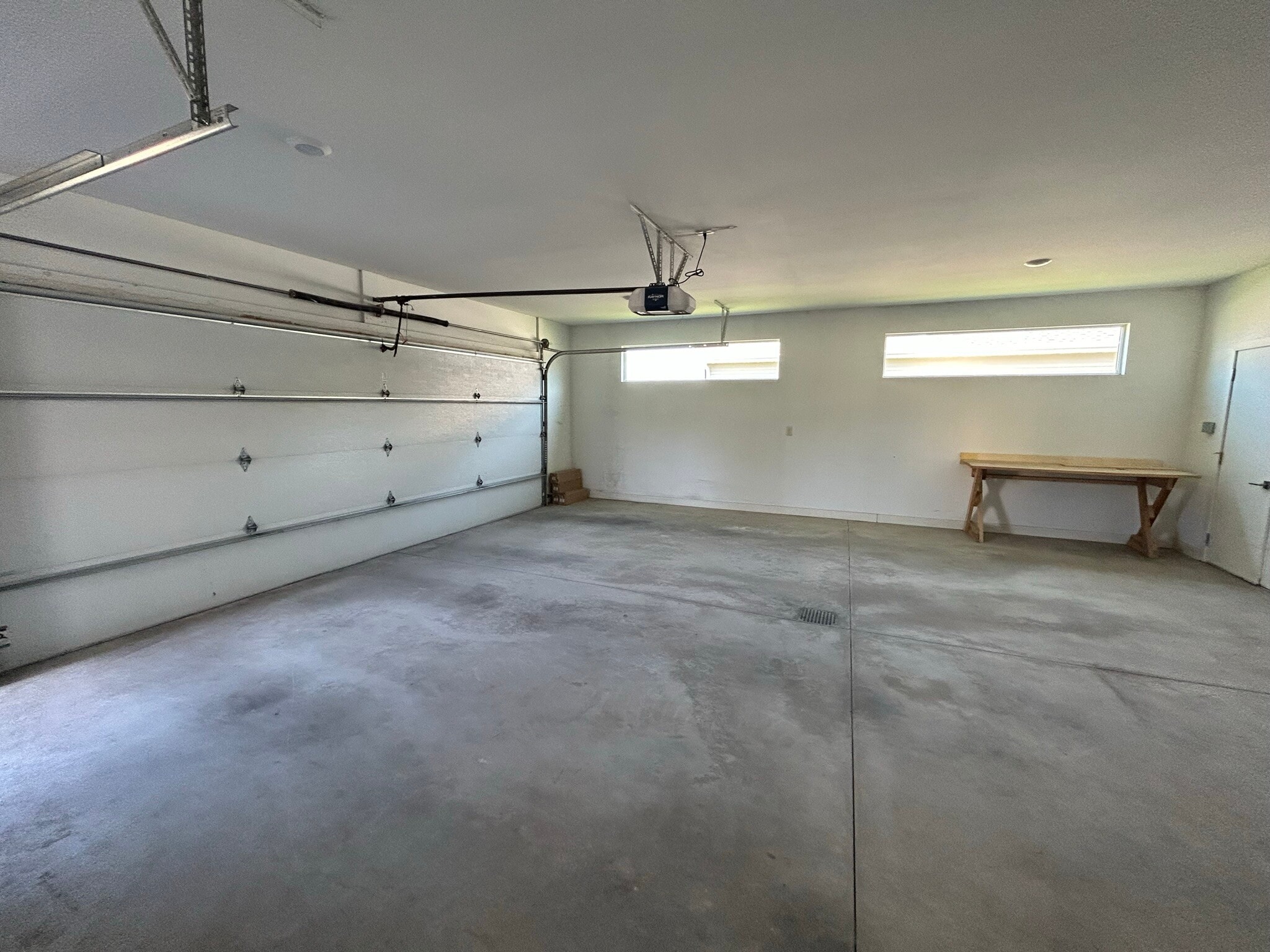 Building Photo - 3955 Ivy Dr