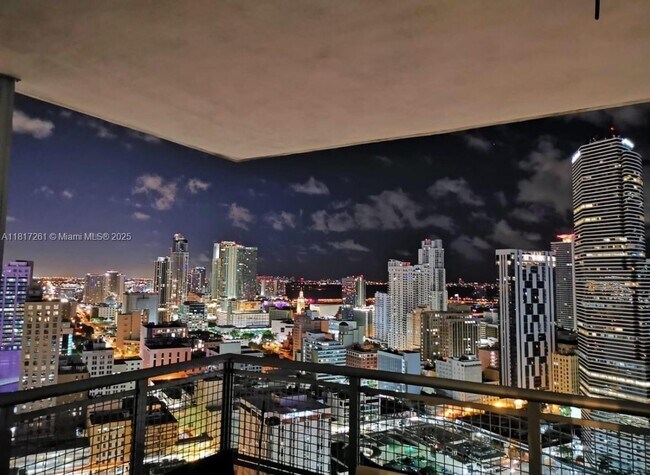 Building Photo - 350 S Miami Ave
