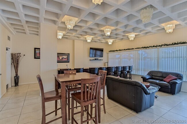 Building Photo - 1370 S Ocean Blvd