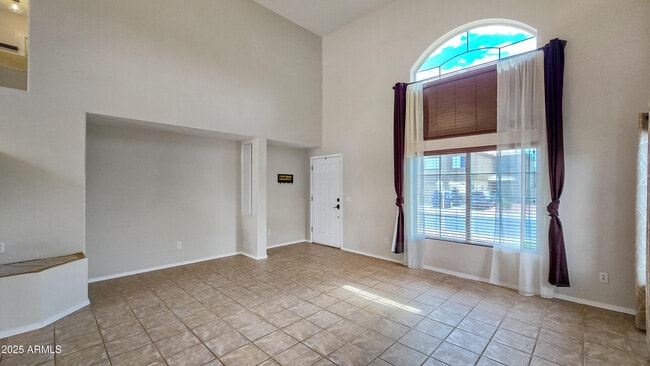 Building Photo - 12414 W Cameron Dr