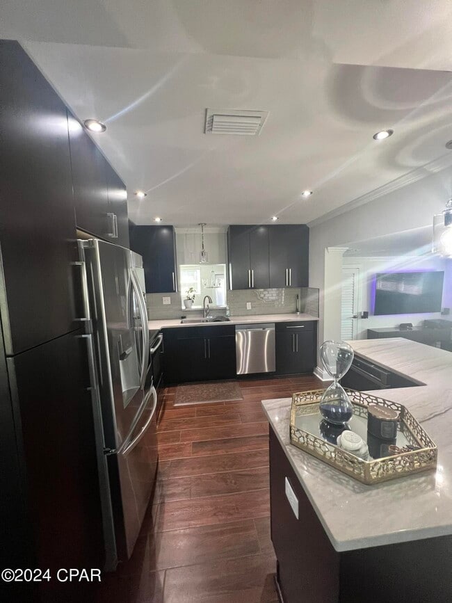 Primary Photo - 1528 Oak Ave