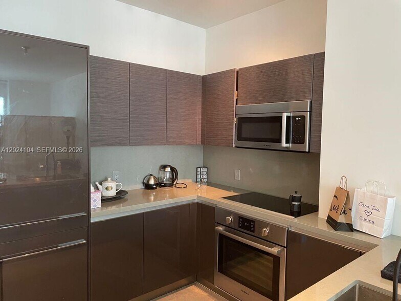 Building Photo - 1080 Brickell Ave