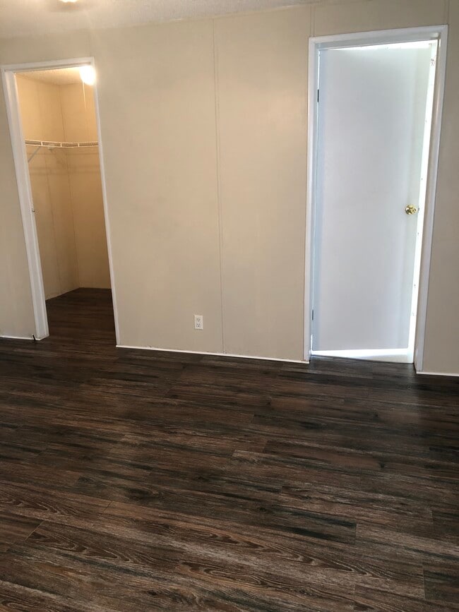 Building Photo - 6213 FL-47
