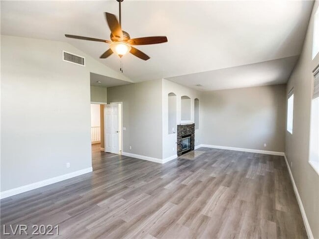 Building Photo - Coming Soon 8/1/25 - Beautiful Summerlin P...
