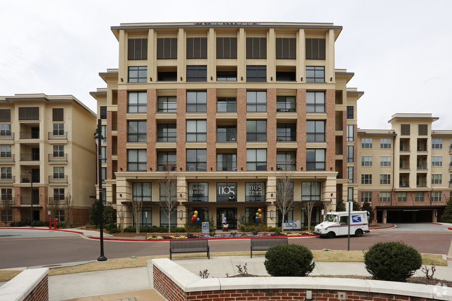 Building Photo - 1105 Town Brookhaven Apartments