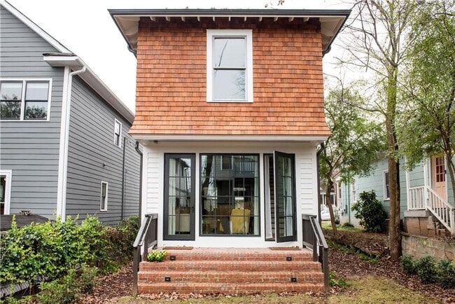 Building Photo - 644 Woodward Ave SE