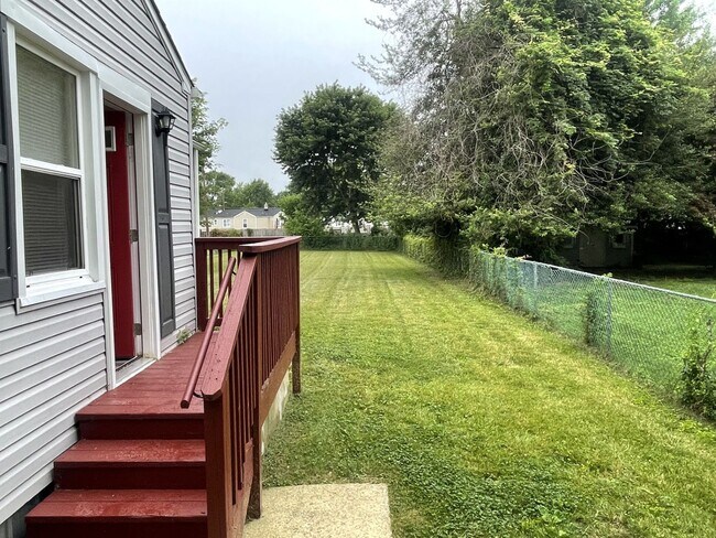 Building Photo - Baltimore - 3 bedroom and 1 Bathroom Available!