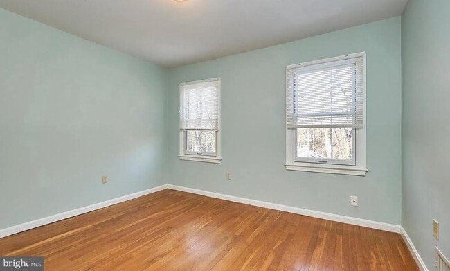 Building Photo - 11312 Myrtle Ln