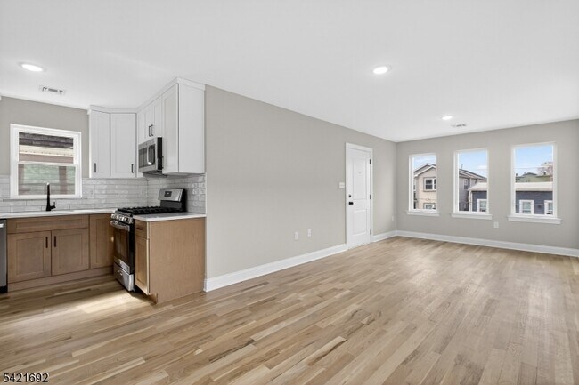 Building Photo - 455 Fulton St